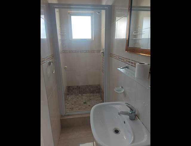 1 BEDROOM APARTMENT TO LET IN UMHLANGA RIDGE